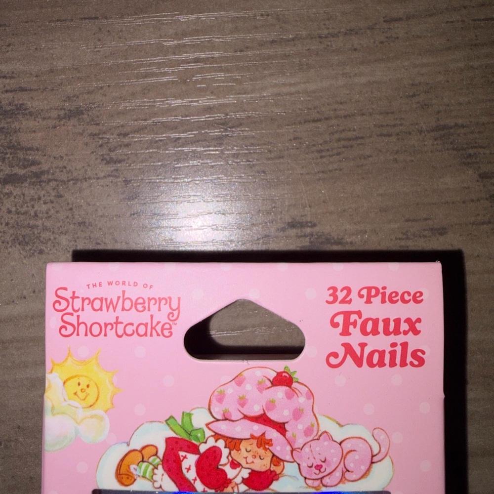 Strawberry Shortcake 32pc Press-On Nails Pink Glitter Y2K Kawaii Cute - Picture 5 of 6